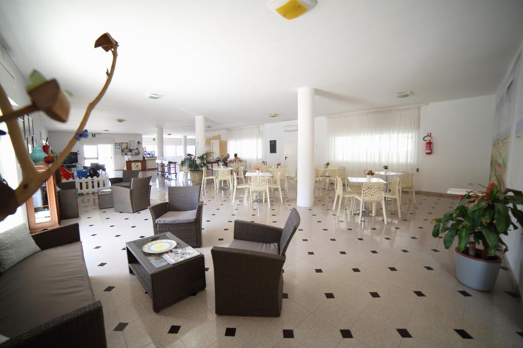 Hotel Albatros Torre Vado Exterior photo